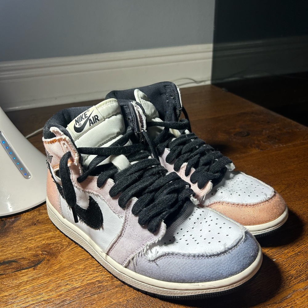 Jordan 1 Retro High OG Skyline - Picture 5 of 6